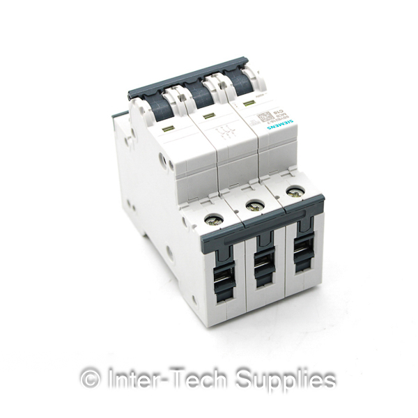 P31240-CIRCUIT BREAKER C16 3 POLE